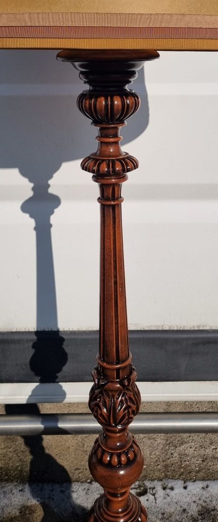 Lampadar Vintage din Lemn Masiv Sculptat