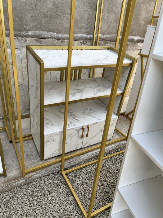 Мебели для бутика (зеркало,шкаф,ресепшн,стуля,вешелка)