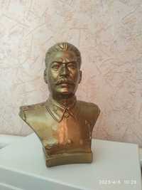Бюст Сталин изготовлен из гипса