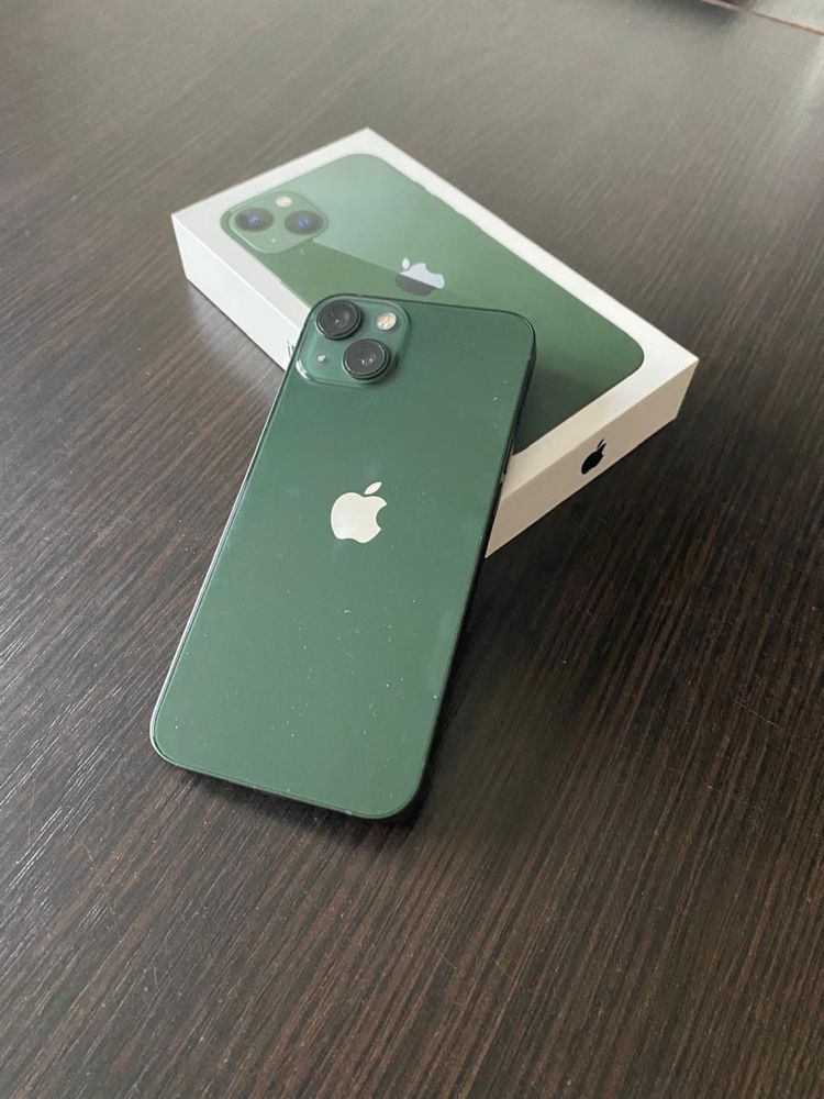 iPhone 13 зеленый