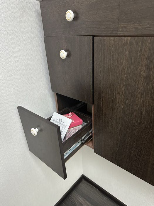 Шкаф навесной в спальню