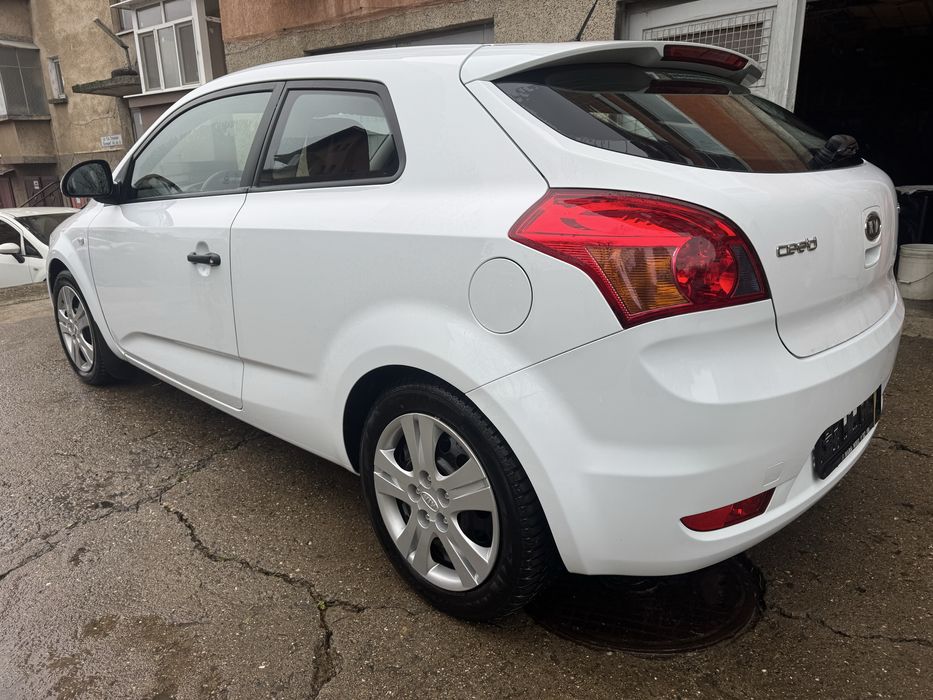 Kia Ceed 2009 год.