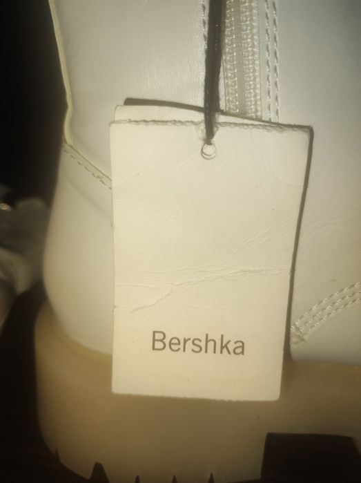 Ghete Bershka noi Nr 36