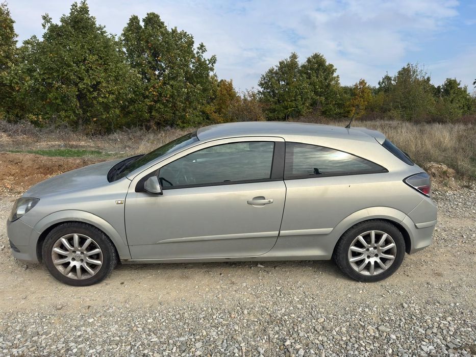 Opel Astra Opel Astra GTC 1.6 benzina - 105 CP - 2006