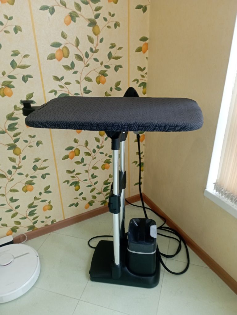 Продам Отпариватель Tefal QT1510E0 черный