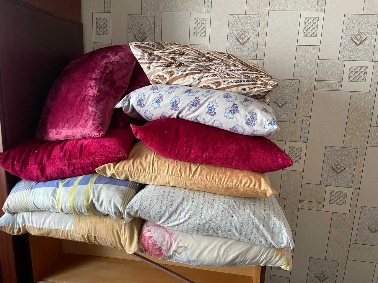 Срочно продам перьевые подушки