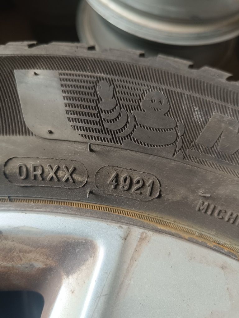 205 55 16/185 60 15/195 50 15/235 45 17/225 45 17/235 45 17/ 215 55 16