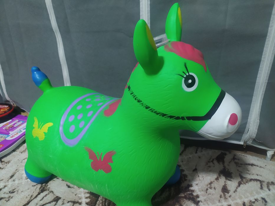 Продам самокат,осла и машинку