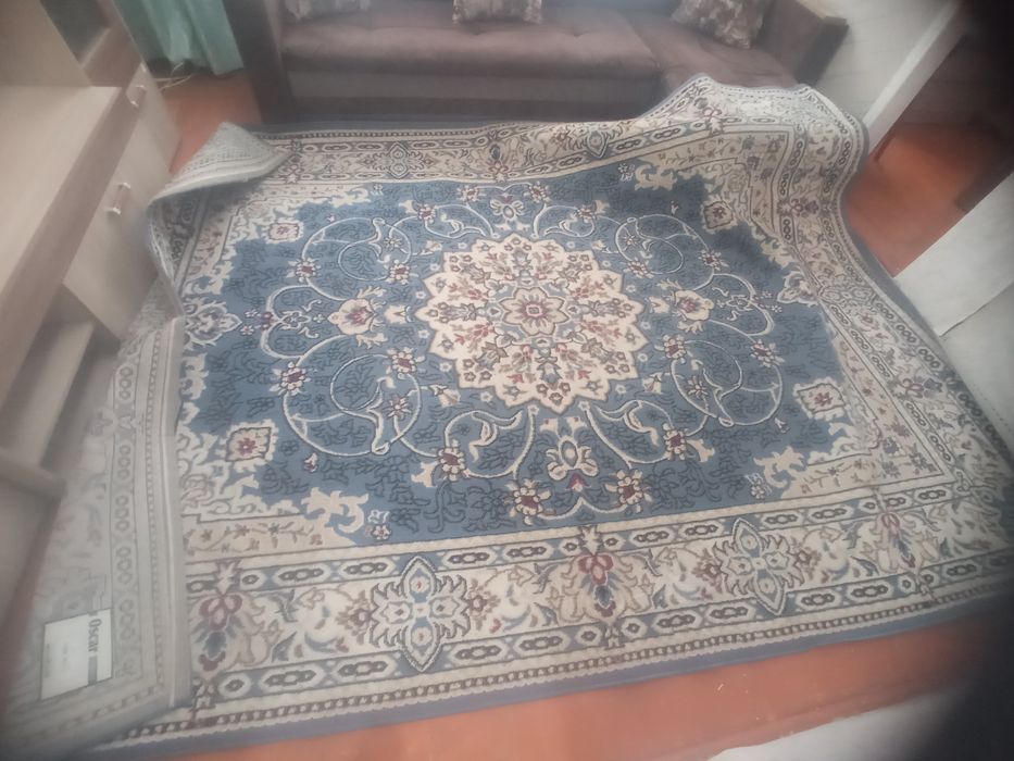 Продам ковёр состояние хорошее.