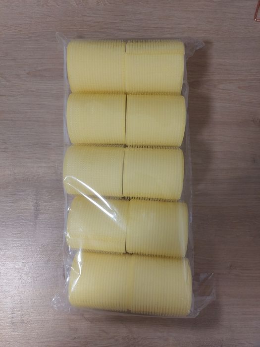 Bigudiuri pentru par cu scai