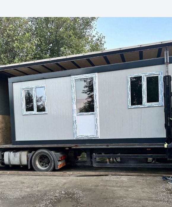 Vand containere modulare la super preț