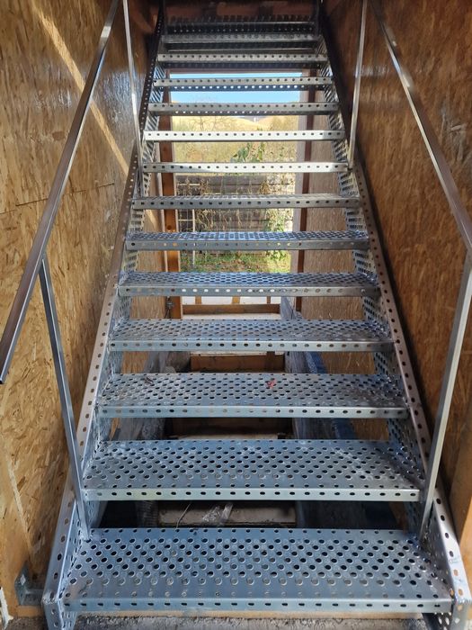 Scari metalice galvanizate