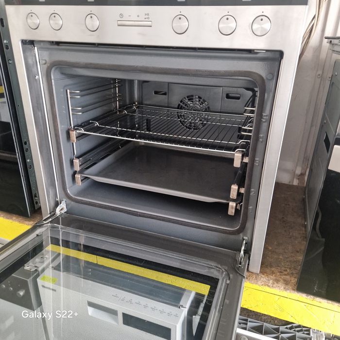 Комплект фурна и плот за вграждане SIEMENS Pyrolyse