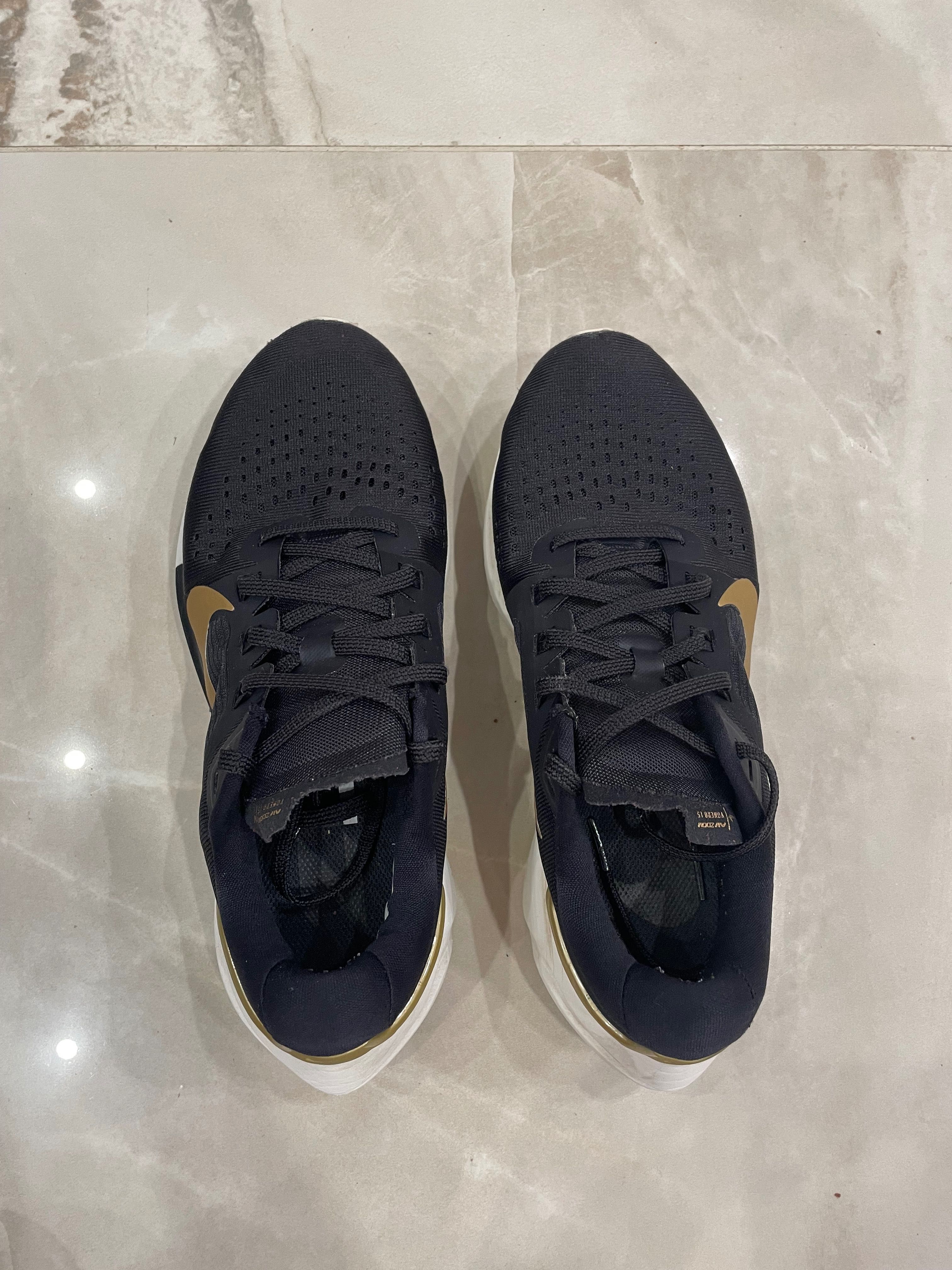 Дамски маратонки Nike Air Zoom Vomero 15 CU1856 003