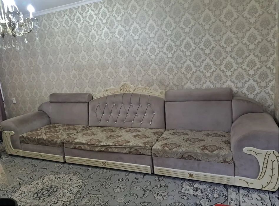 Диван в хорошем состоянии