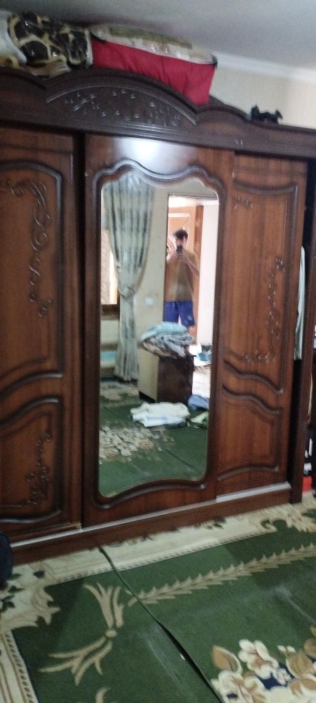 Сотилади спальни и гарнитур