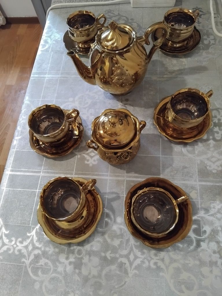 Продаётся чайный сервиз