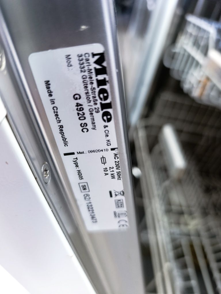 Съдомиялна Свободно стояща Miele