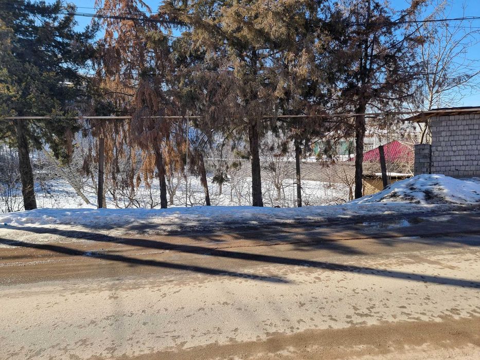 Yer sotiladia srochna So'qoq markazida yo'l boʻyi qulay lokatsiyada