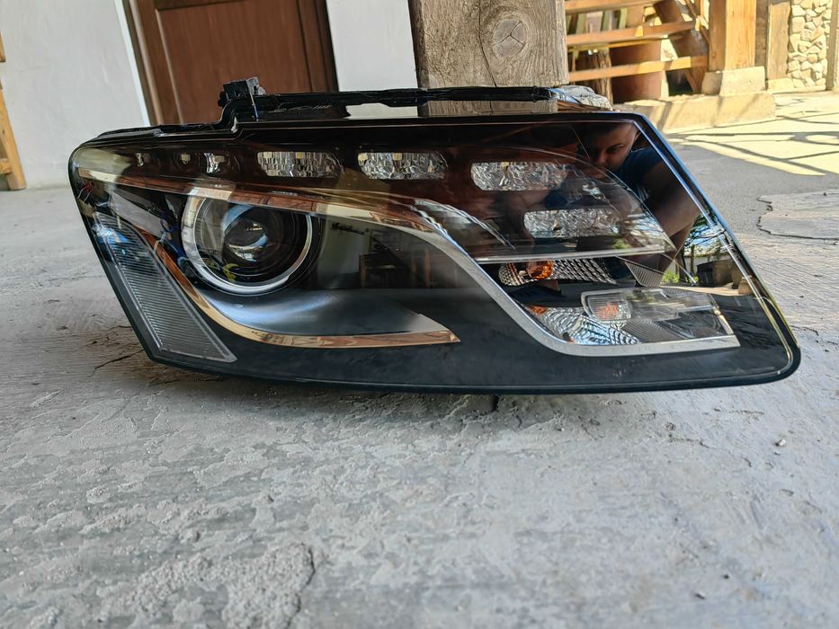 Фар Audi Q5 Bi-Xenon LED  десен / Фар Ауди Кю5 ксенон Оригинален