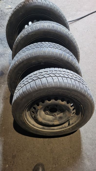 Шины зимние шипованные 205 55 R16 Tigar (Сербия)