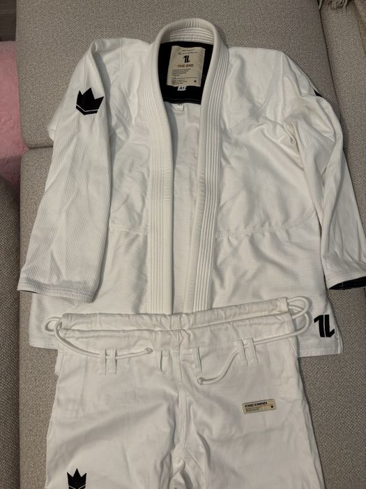 Кимоно качество отличное. Размер 42-44