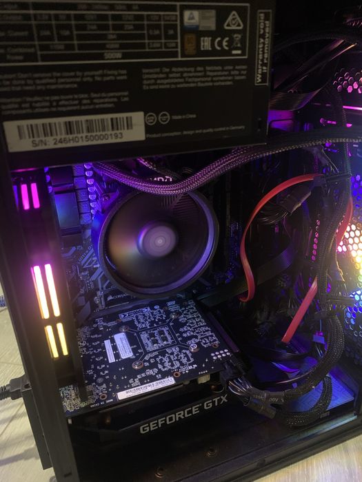 компактен геймърски компютър гейминг компютър за игри