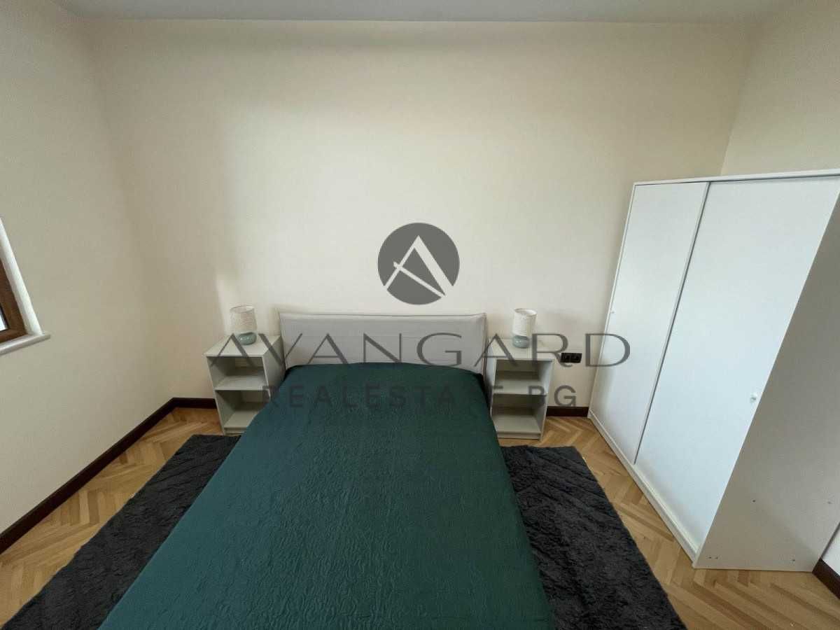 Продава се Тристаен апартамент в Пловдив, Кючук Париж - 51 кв.м за 2451 €/кв.м - Снимка #2