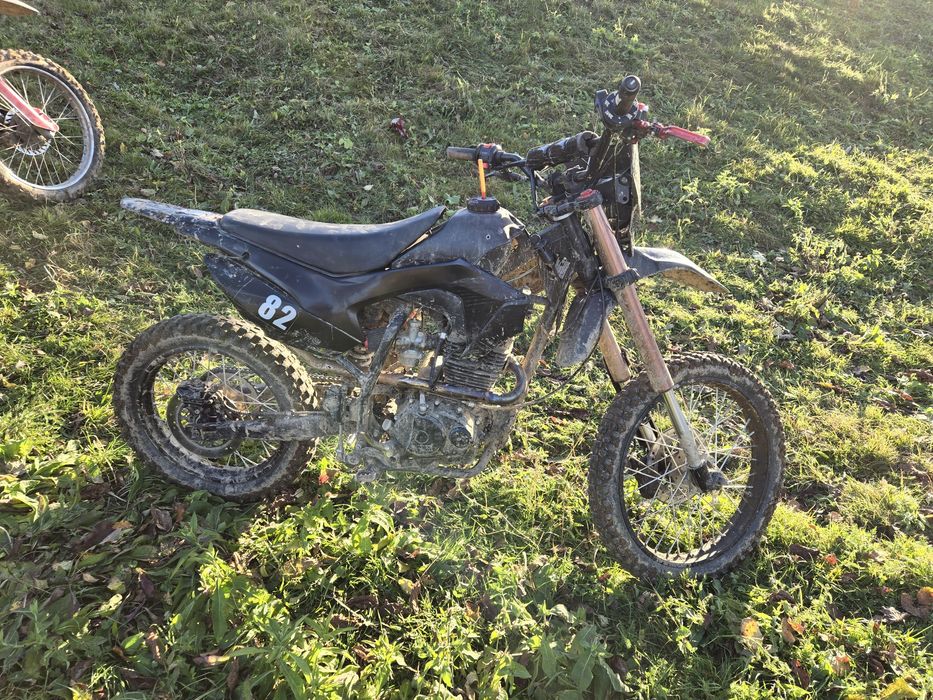 Schimb două motoare cu un atv de 250cc