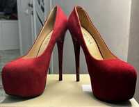 Туфли замшевые насыщенного красного цвета