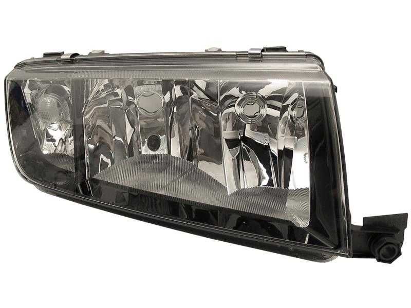 фарове  фар Skoda Fabia Шкода Фабиа нови фарове черни-хромирани Н7 Н3