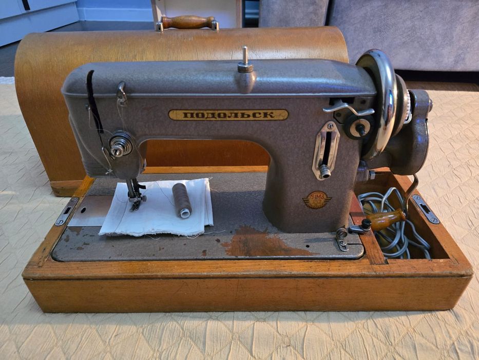 Продам швейную машинку