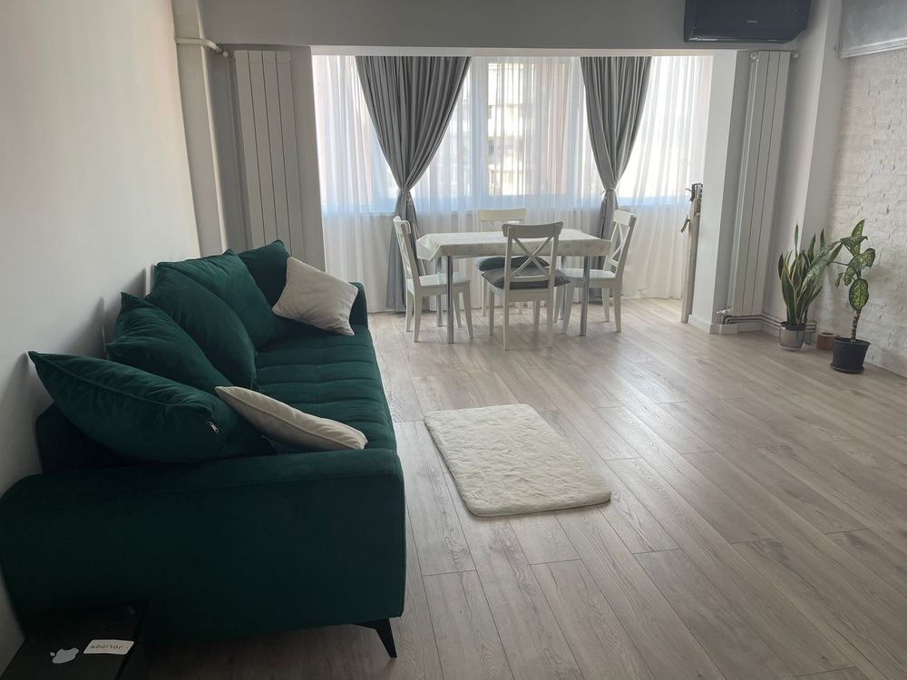 Apartament cu 3 camere de vânzare