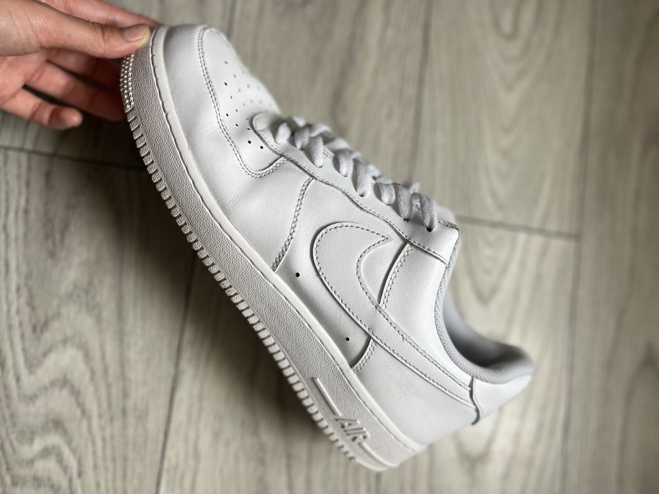 Vând air force 1 pe alb