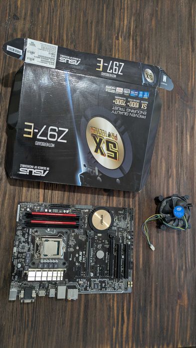 Процесор I7 4790k, дънна платка ASUS Z97-E, RAM 16 GB DDR3 2400MHz