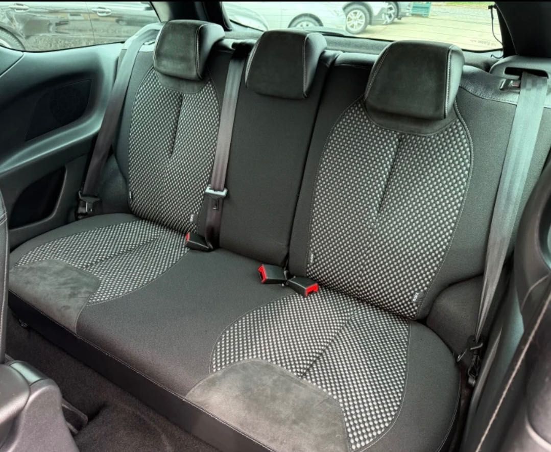 Продавам Citroen DS 3, цвят-черен мат. В отлично състояние.