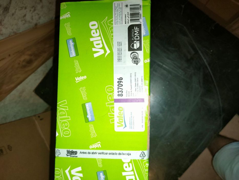 Vând ambreiaj cu volanta masa dubla Passat B6 Golf 6 motor 1.8 benzina