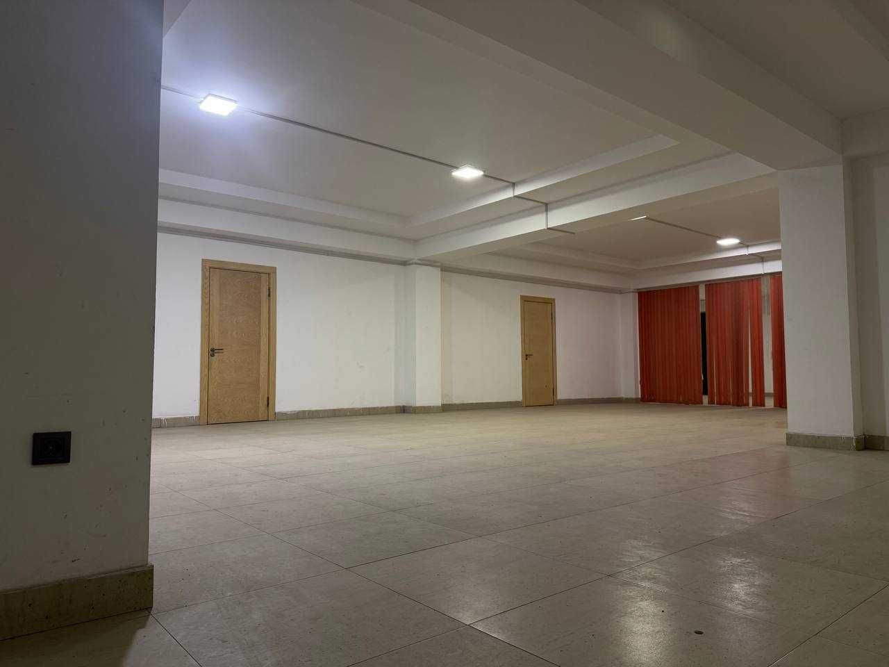 Офисы  в центре Ташкента от 550м2 в Аренду. Айбек (вторая линия)