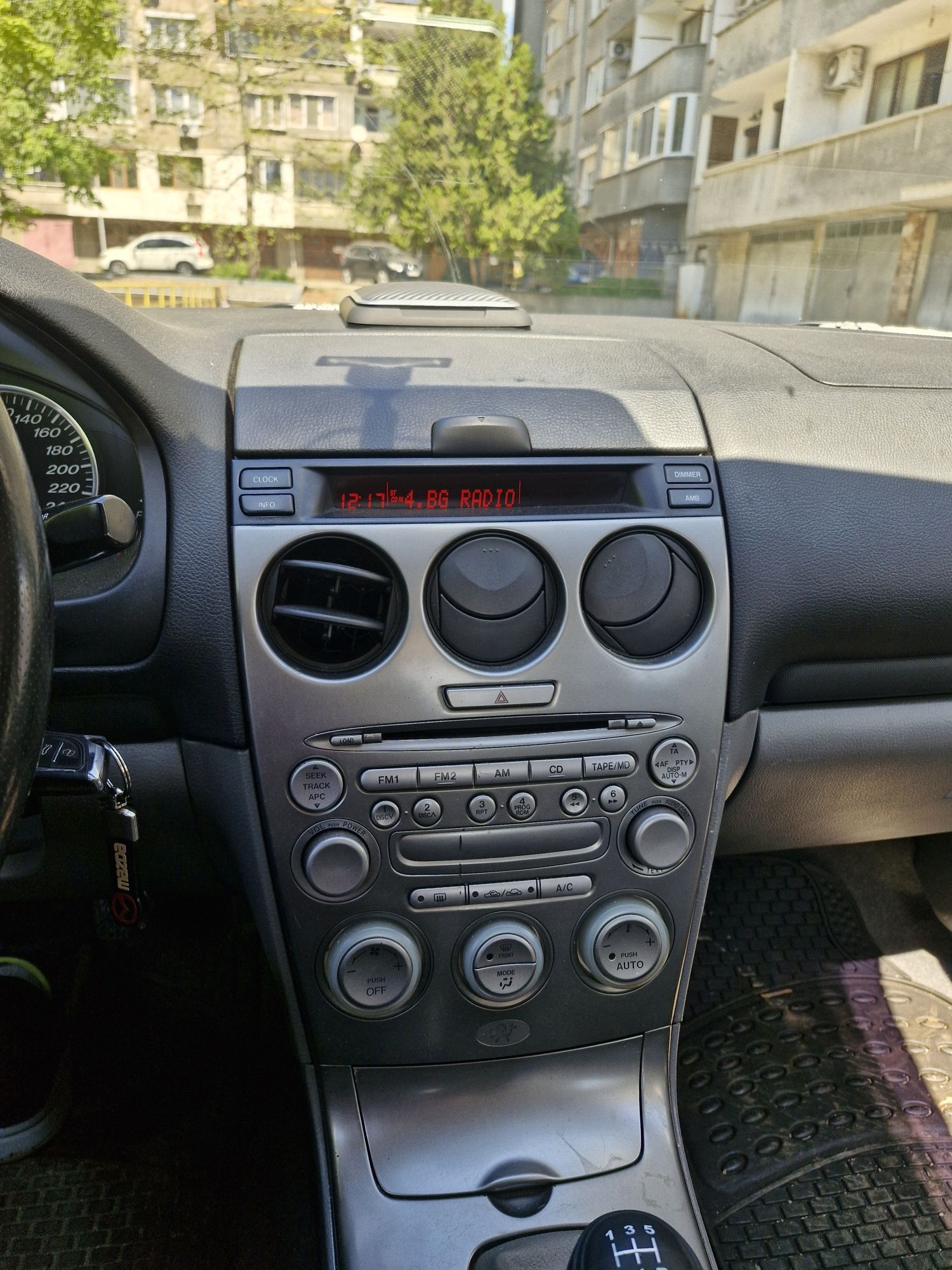 Продавам МАЗДА6  2002 г.