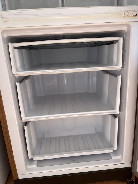 Холодильник indesit