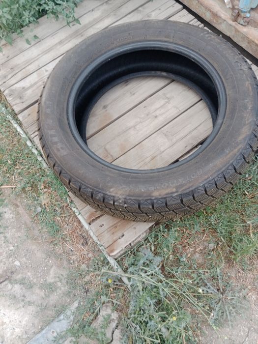 Шины R18 зимние.