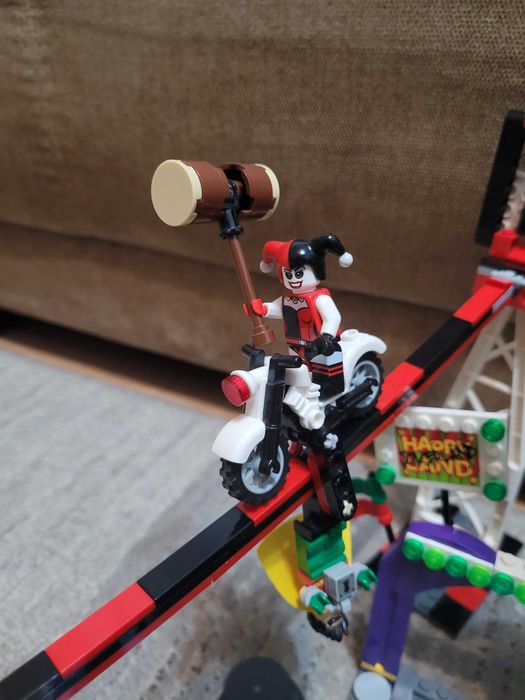 LEGO DC Comics Super Heroes 76035 Jokerland