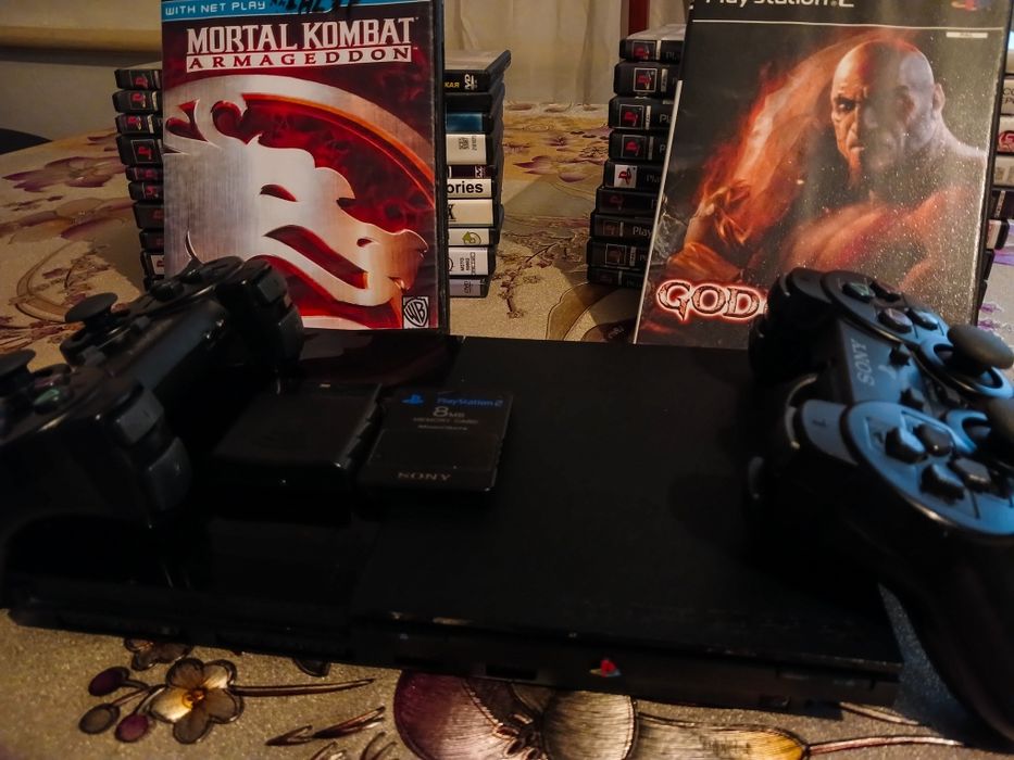 Продаю PS2 Slim (поздняя версия, модель SCPH-90004)