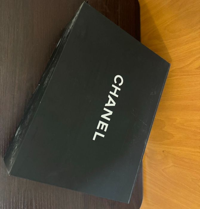 Чисто НОВА малка дамска чанта Chanel