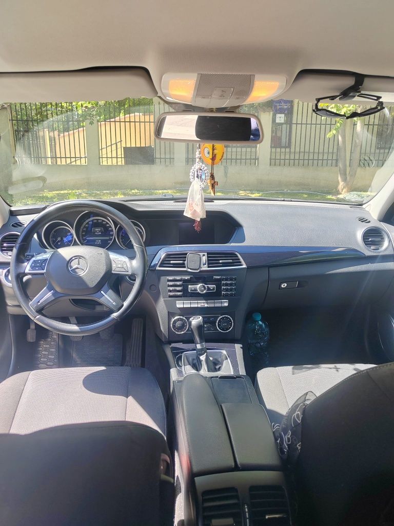 Mercedes  Benz C180