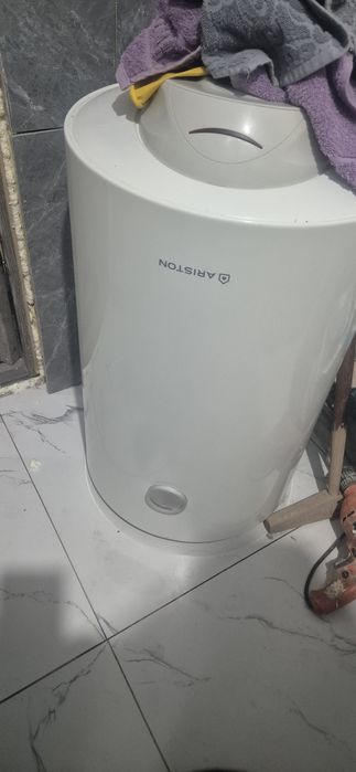 Продам аристон  ..