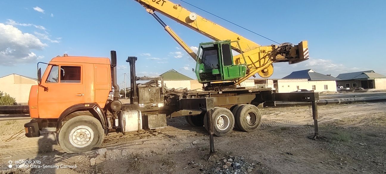 KAMAZ kran 32 tonnalik