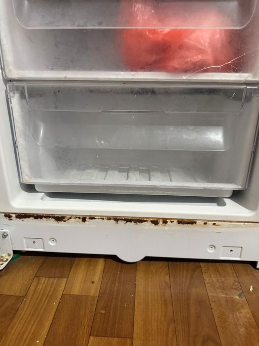 Холодильник хорошо работает