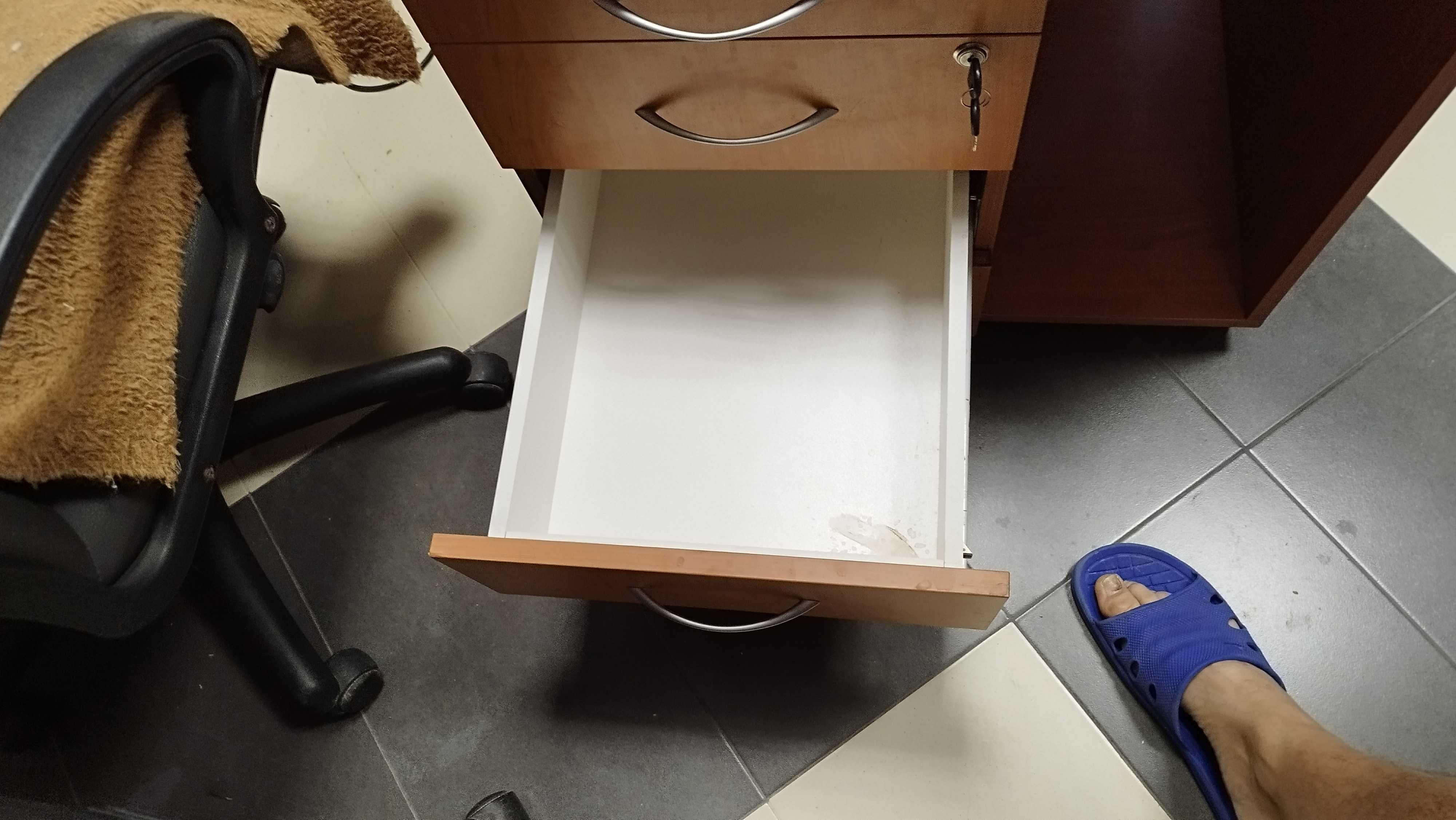 Офис шкаф за бюро на колела - контейнер със заключване 70/50/64см