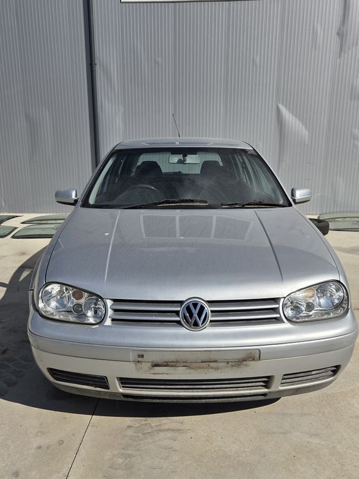 VW Golf 4 2.0 бензин (На части)